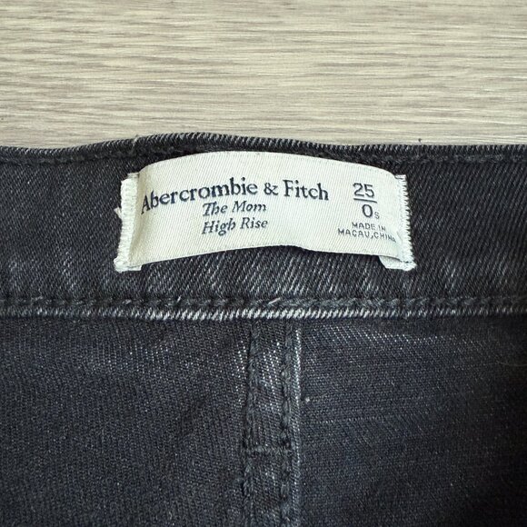 Abercrombie & Fitch The Mom High Rise Ripped Jeans Size 25 - Picture 3 of 9